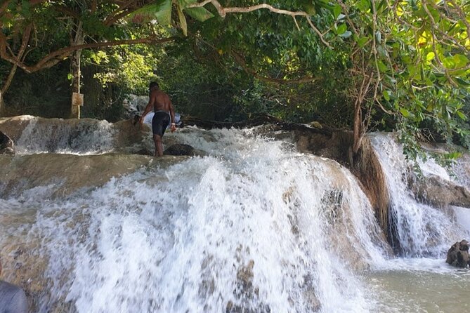 Dunn's River Falls - Blue Hole: Jumps, Rope Swinging, and Getting the Timing Right