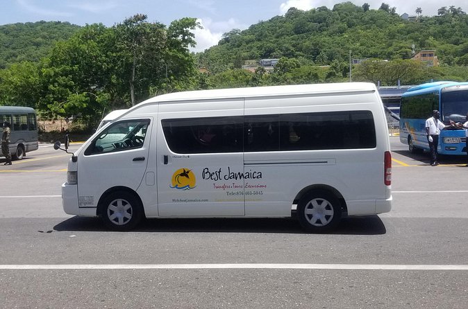 Montego Bay Airport Transfers to Hilton Rose Hall - Private Group Pickup: Good for Families, Friends, and Calm Travel