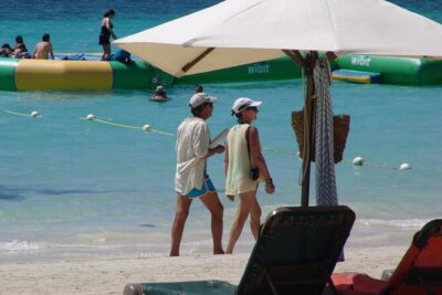 Negril Beach Beach Ricks Cafe and Sunset Tour - Negril Beach at Margaritaville: Why This Stop Feels Easy