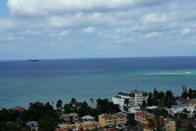 [PRIVATE] Montego Bay Highlights Tour - The morning plan: Hip Strip first, legends second