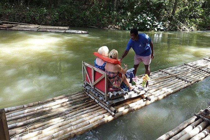 Private Round-trip Shuttle to Martha Brae from Montego Bay - The raft part: what you should expect (and how to plan for it)