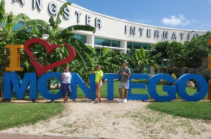 Private Transfer from Montego Bay Airport to Montego Bay Hotels - Private transfer, but not stuck: how communication and local guidance can fit in
