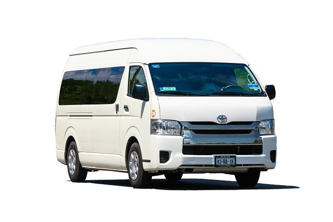 Shared Round-Trip Transfer: Montego Bay International Airport - Service Quality: Drivers, Clean Vans, and Communication